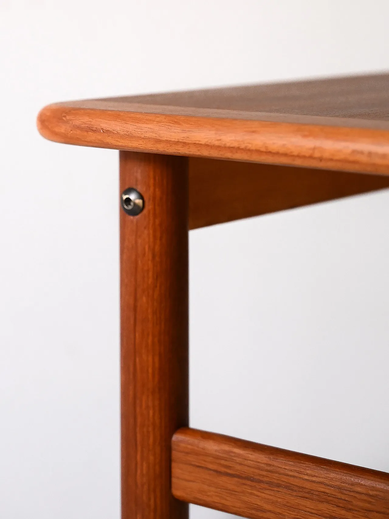 Scandinavian Teak table with turned legs 4