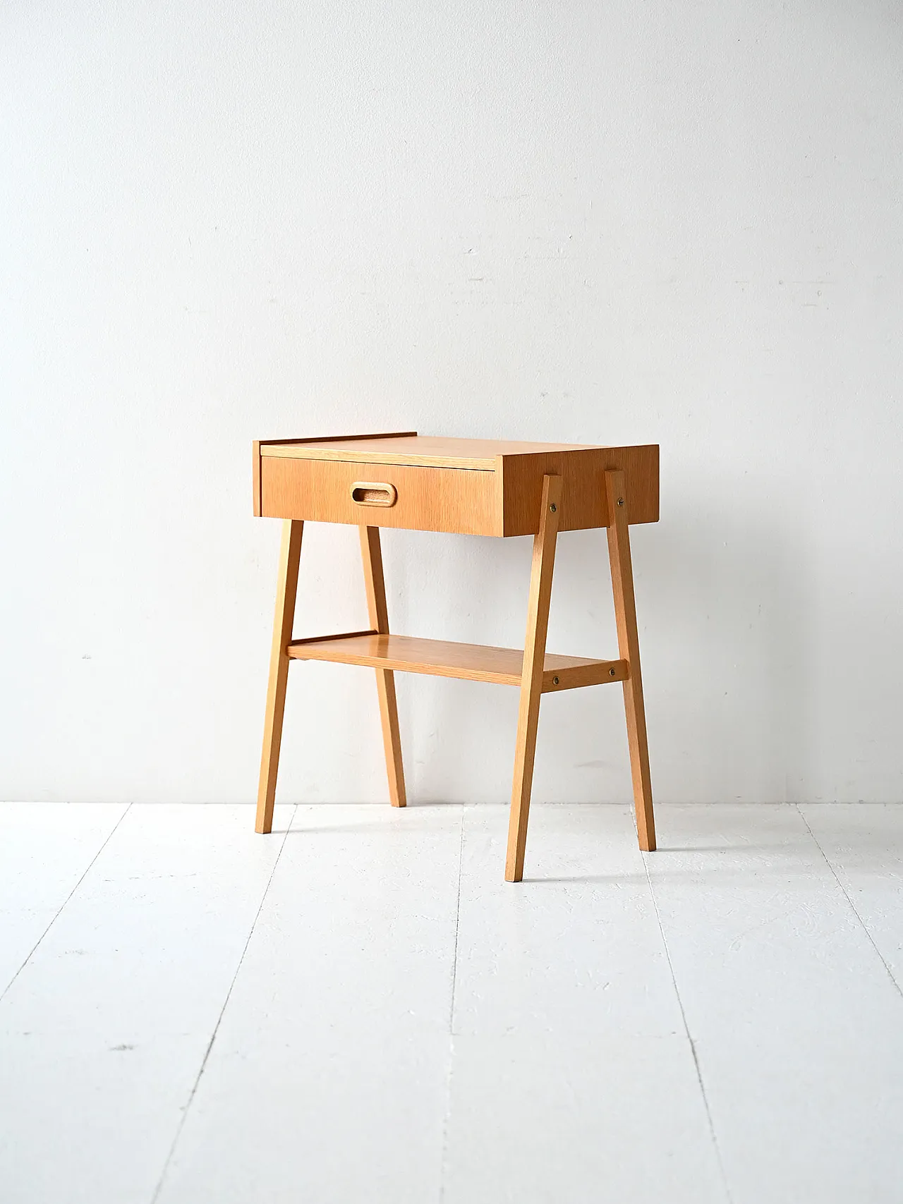Scandinavian bedside table in geometric design 4