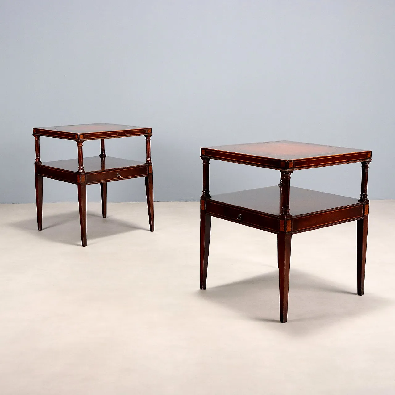 Pair of coffee tables in mahogany and leather, 19th century 1