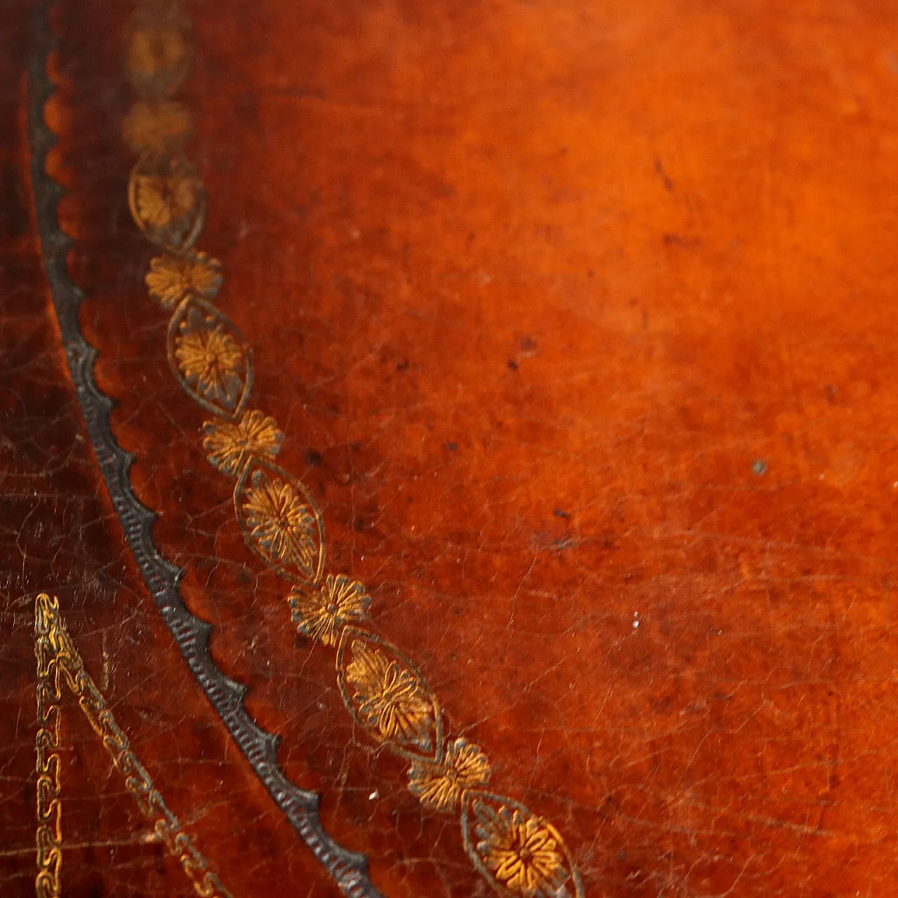 Pair of coffee tables in mahogany and leather, 19th century 4