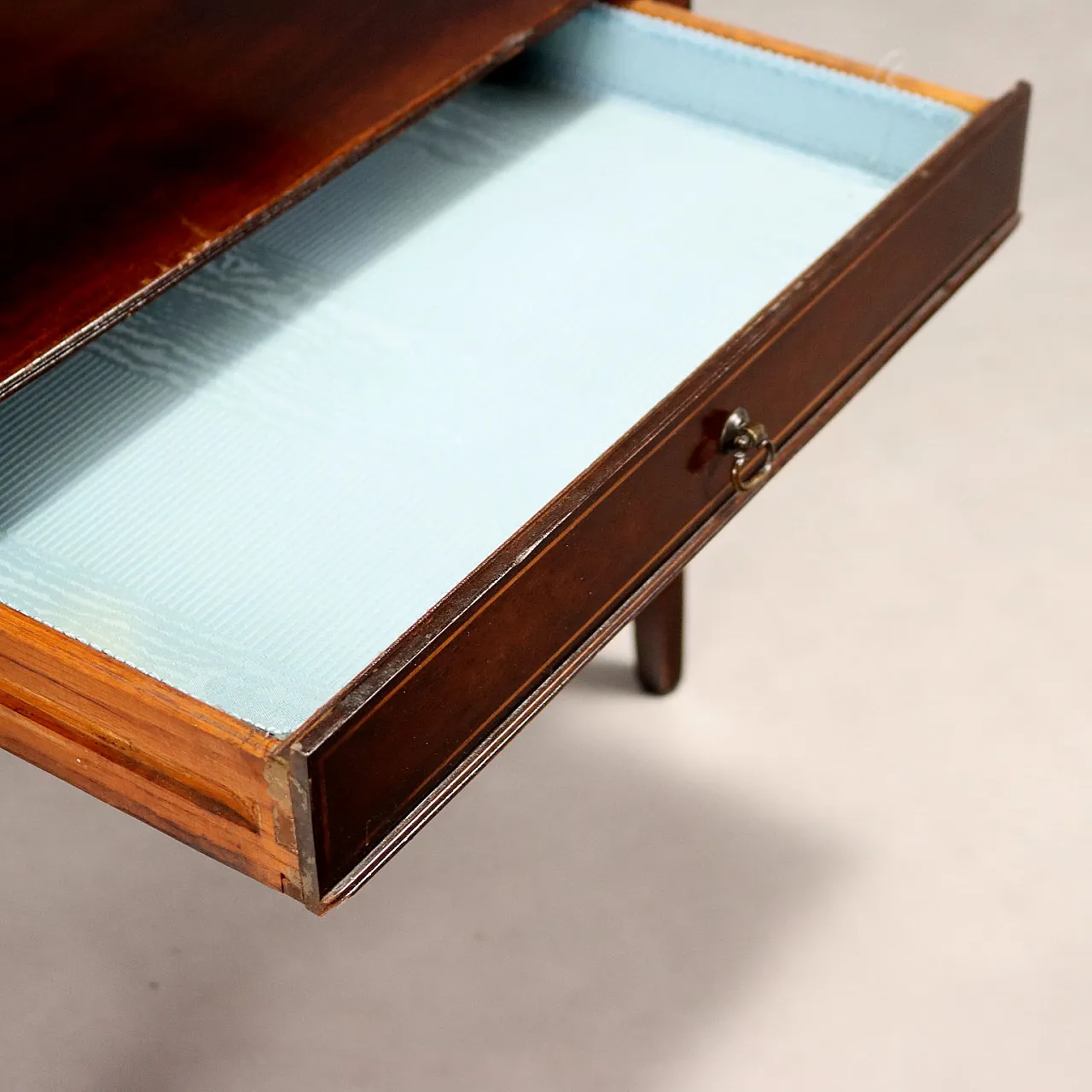 Pair of coffee tables in mahogany and leather, 19th century 5