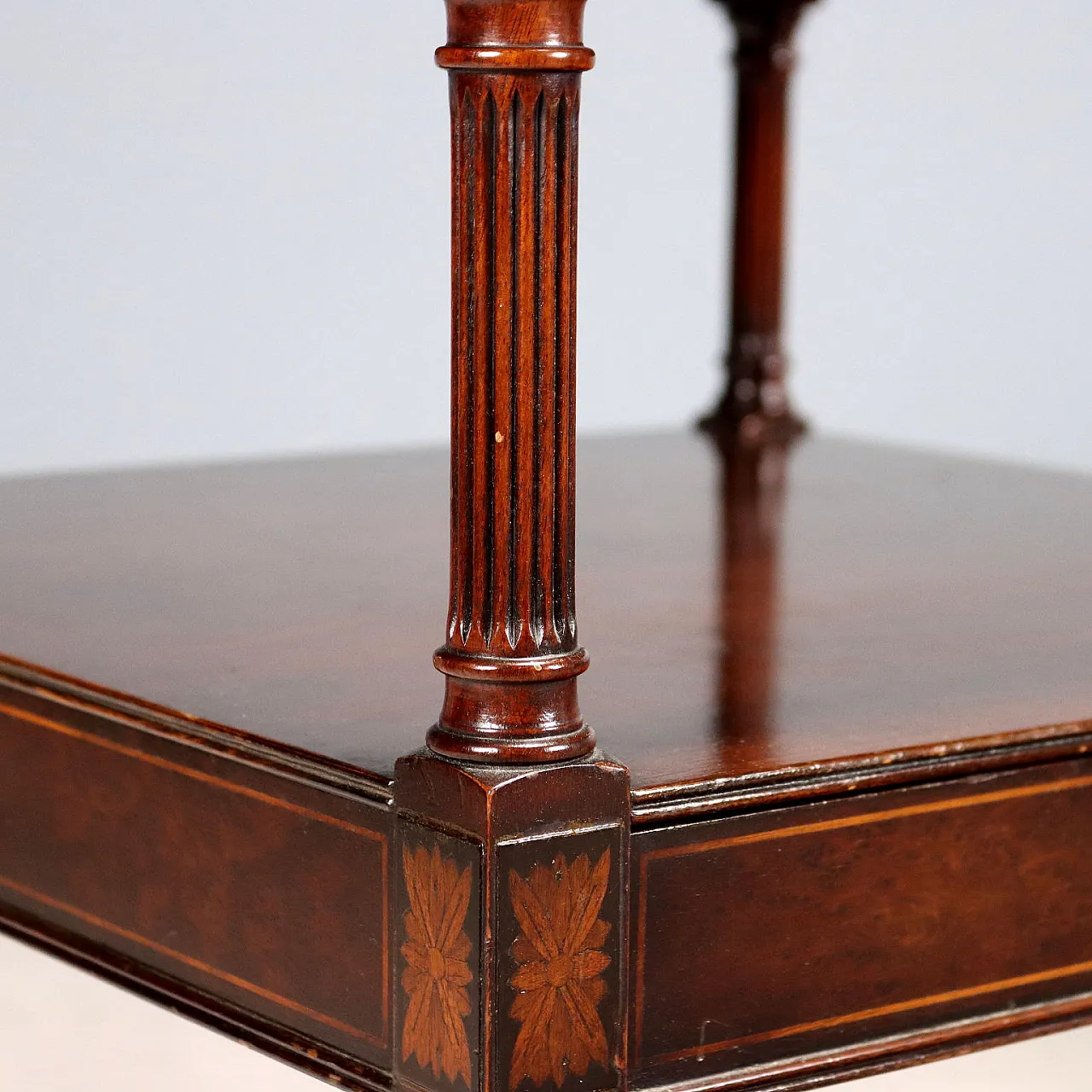 Pair of coffee tables in mahogany and leather, 19th century 6