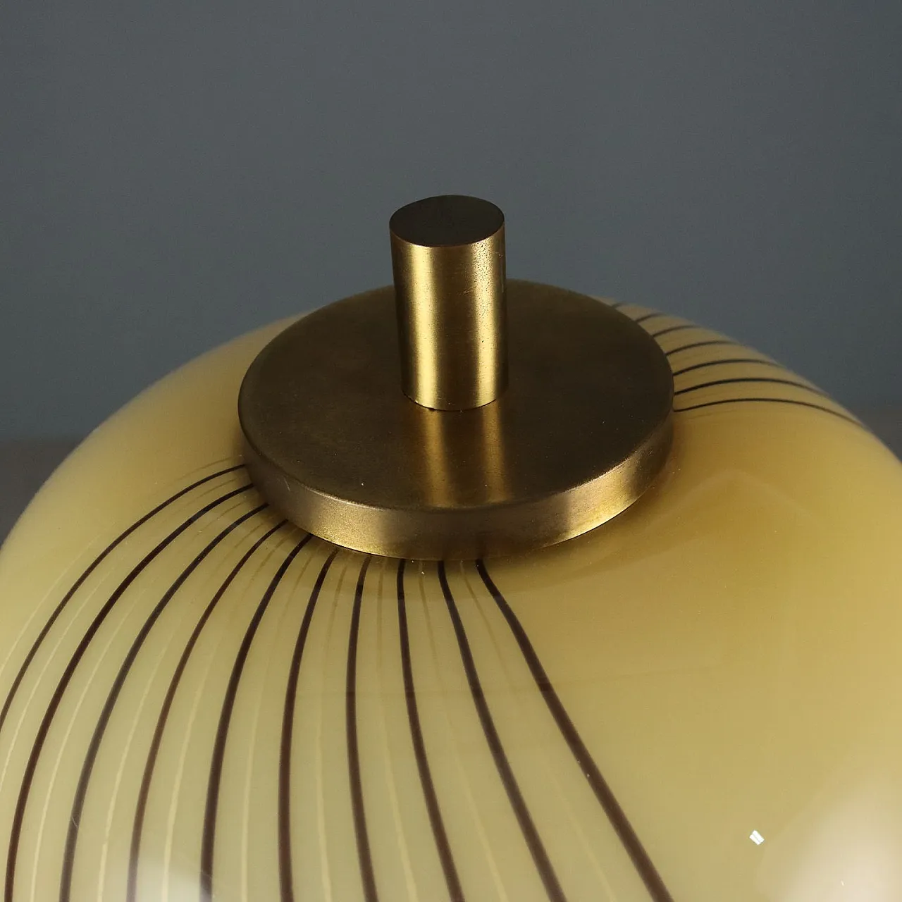 Table lamp in brass and glass, 1970s 7