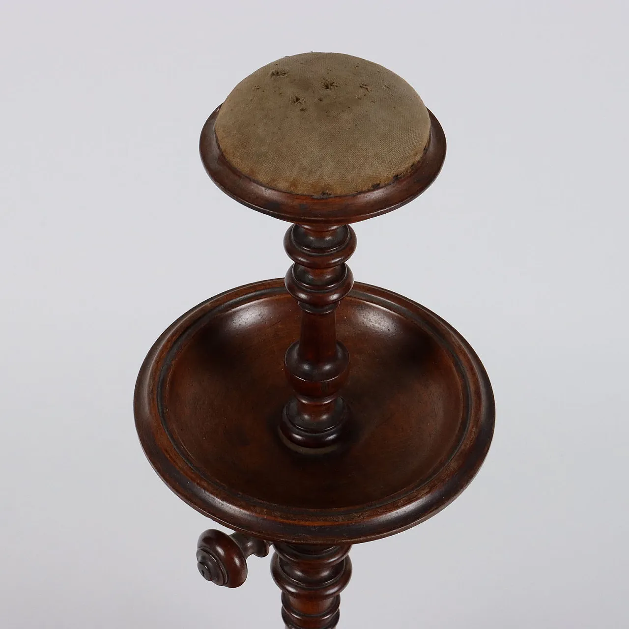 Turned walnut sewing column, late 19th century 3