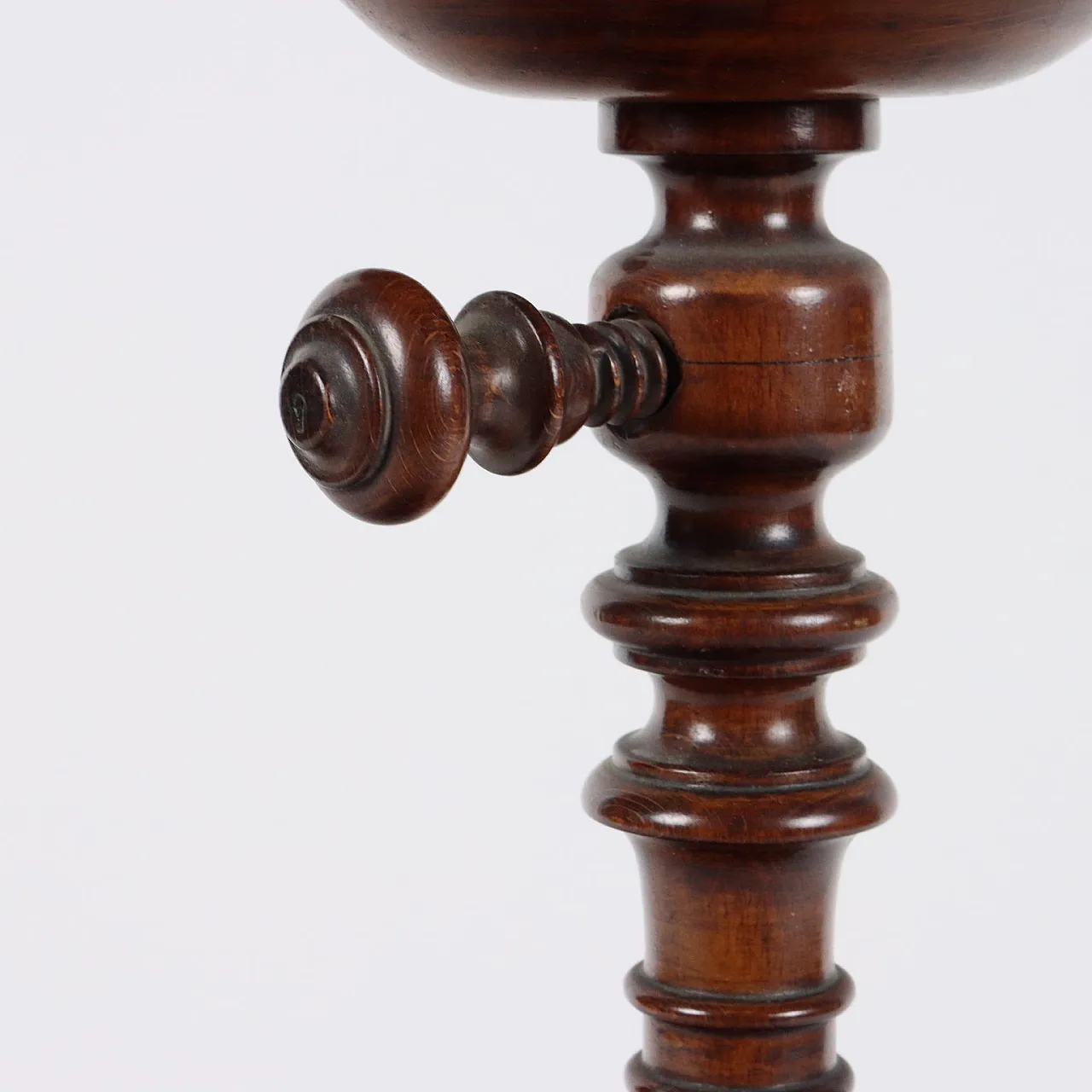 Turned walnut sewing column, late 19th century 4