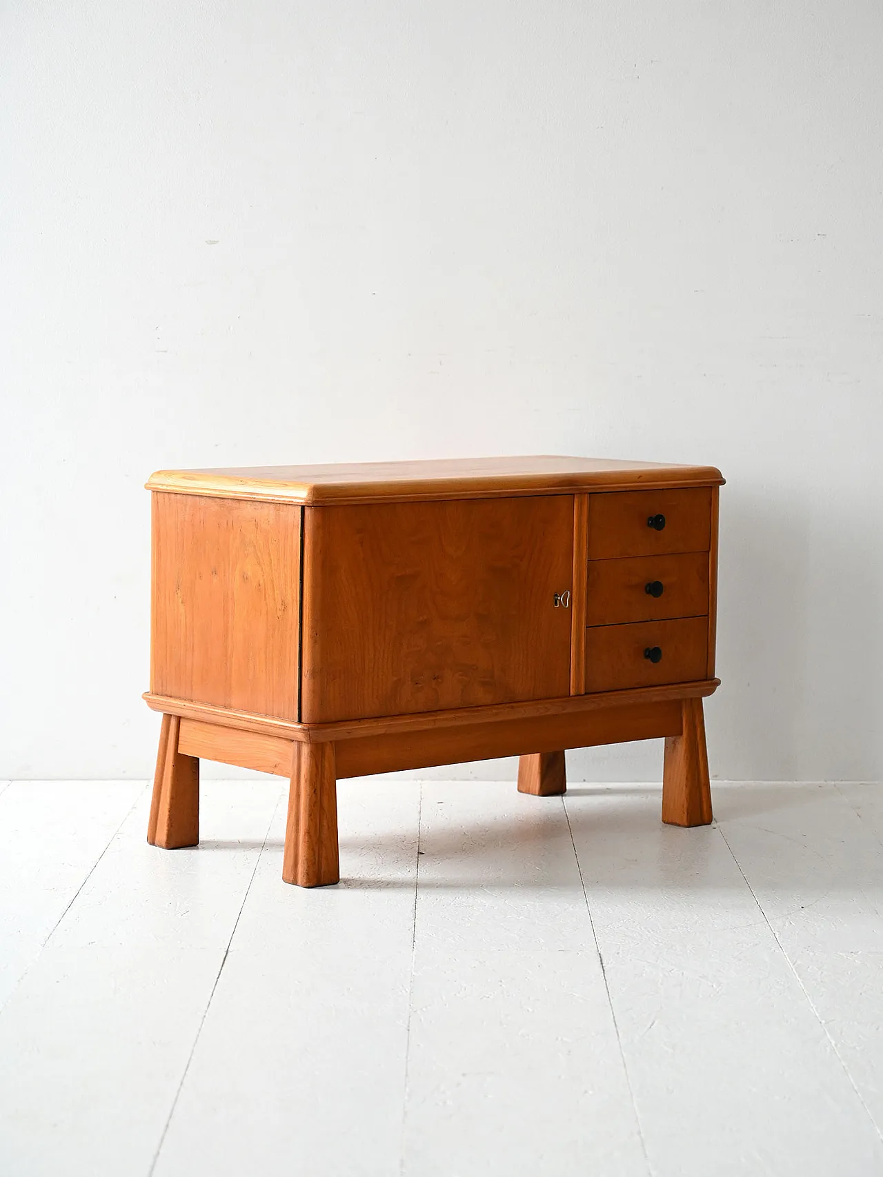 Scandinavian cabinet déco in olmo 3