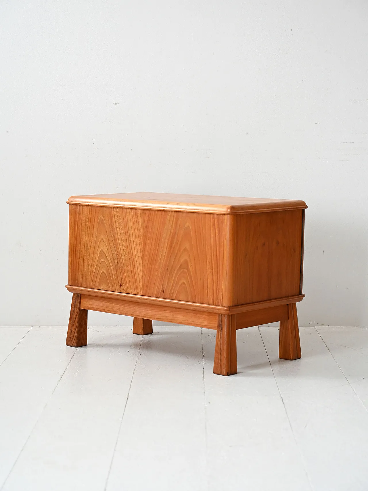 Scandinavian cabinet déco in olmo 5