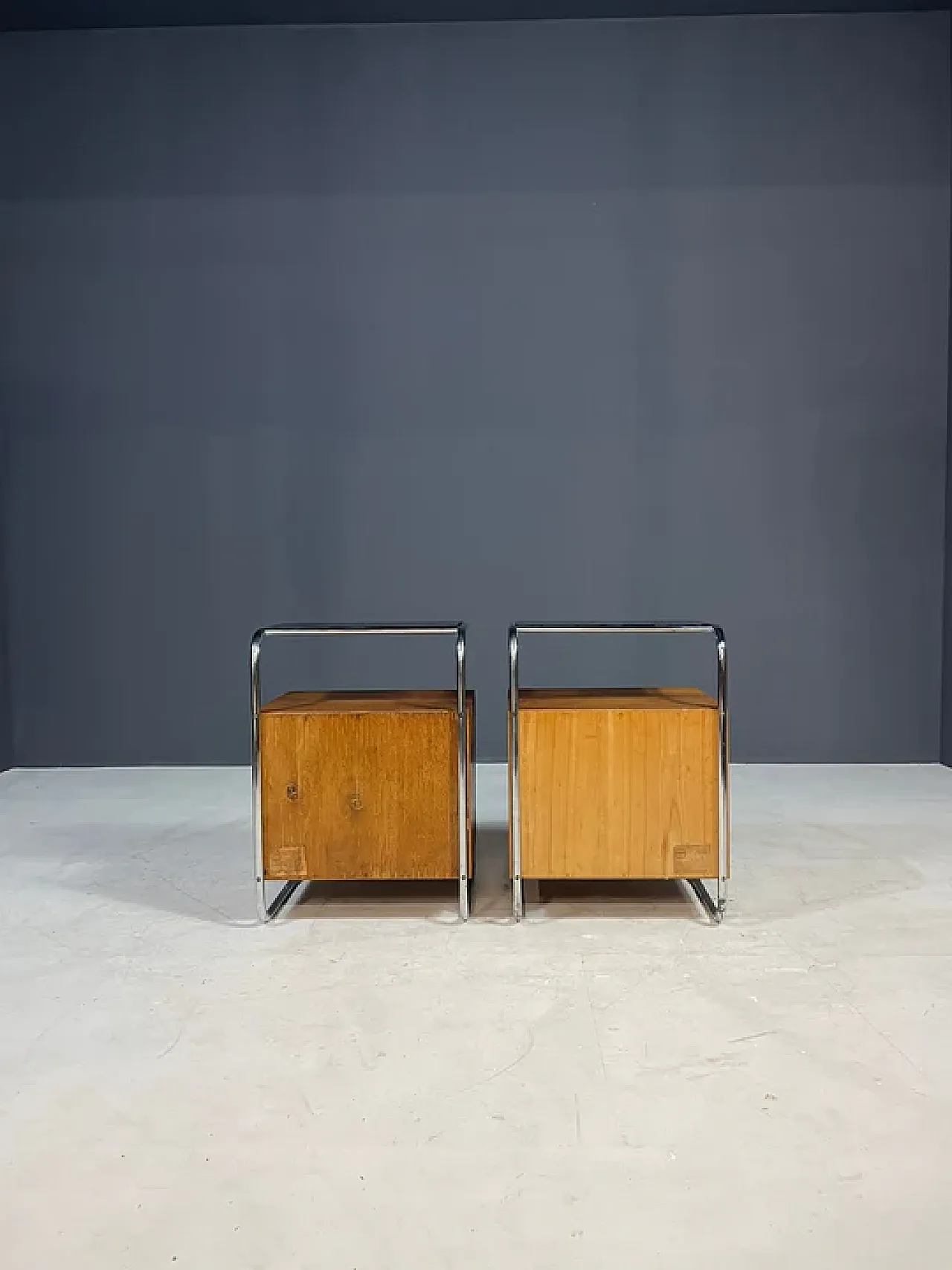 Pair of Bauhaus bedside tables in chrome and wood, 1930s 10