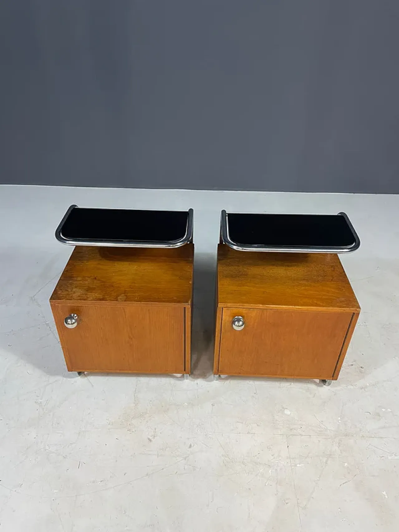 Pair of Bauhaus bedside tables in chrome and wood, 1930s 11