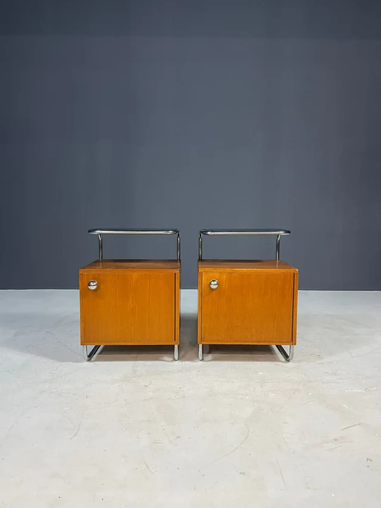 Pair of Bauhaus bedside tables in chrome and wood, 1930s 12