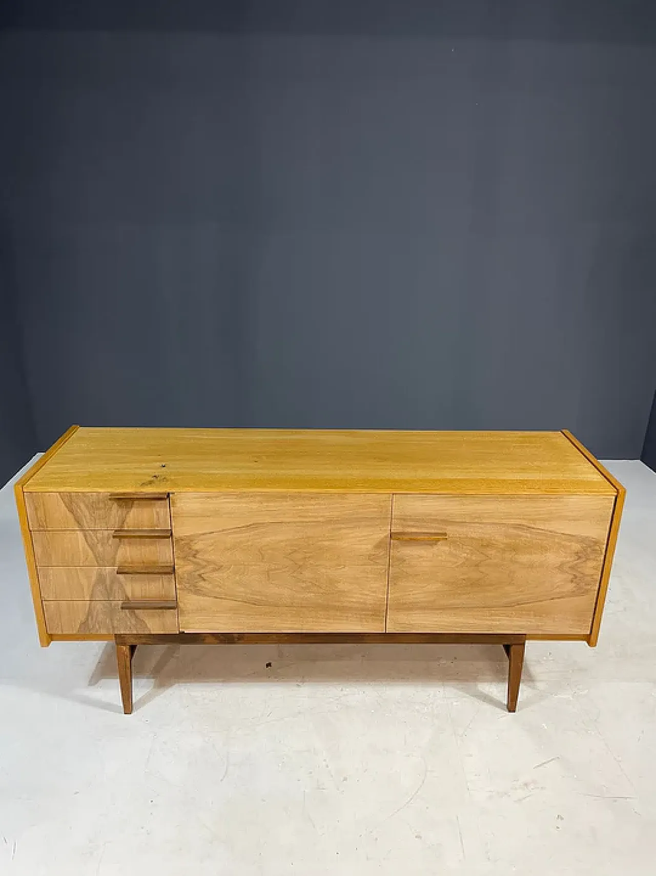 Credenza di František Mezulanik per UP Bučovice, anni '60 3