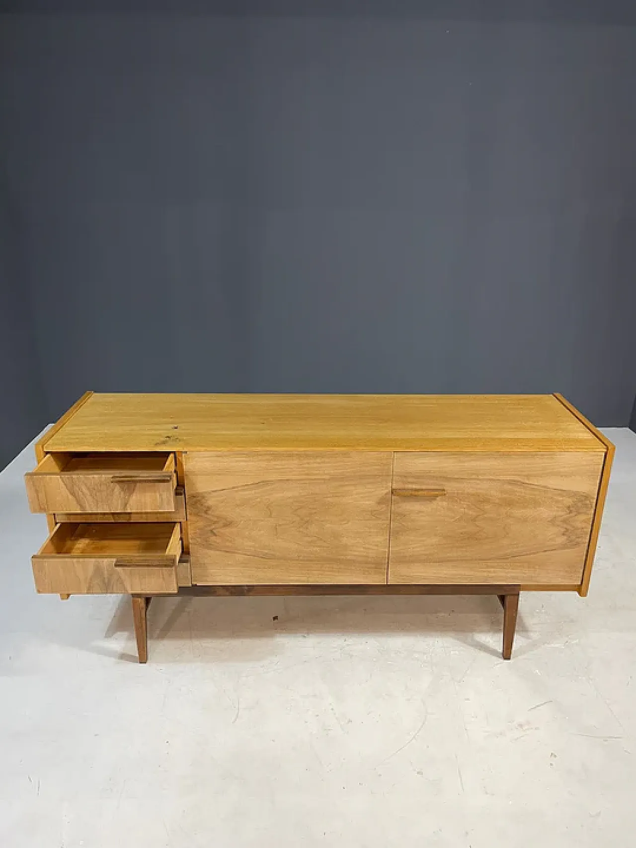 Credenza di František Mezulanik per UP Bučovice, anni '60 6