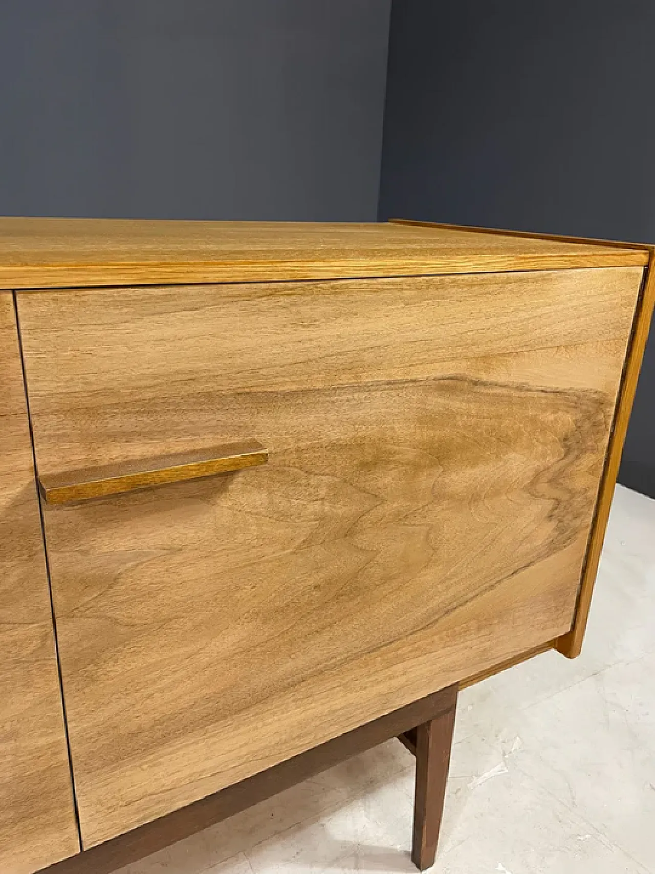 Credenza di František Mezulanik per UP Bučovice, anni '60 9
