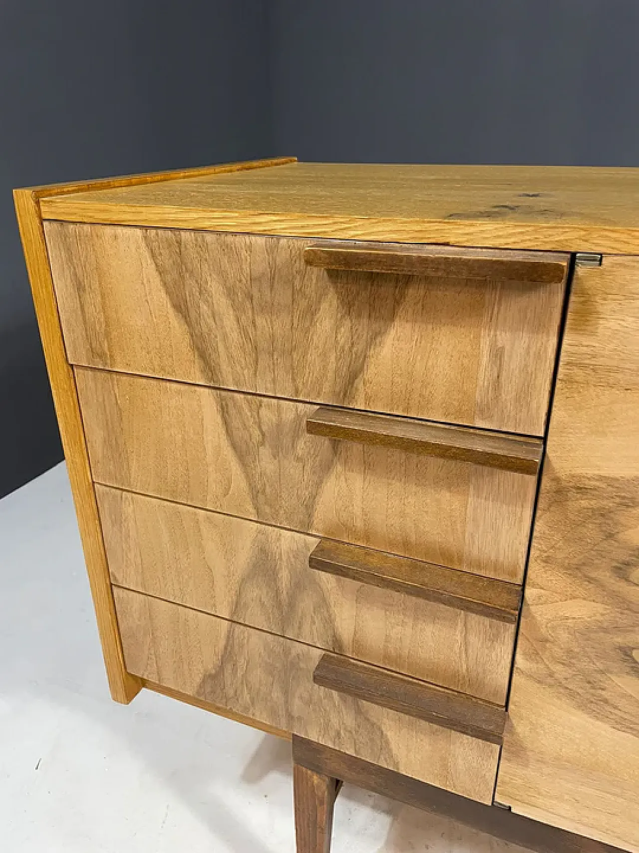 Credenza di František Mezulanik per UP Bučovice, anni '60 11