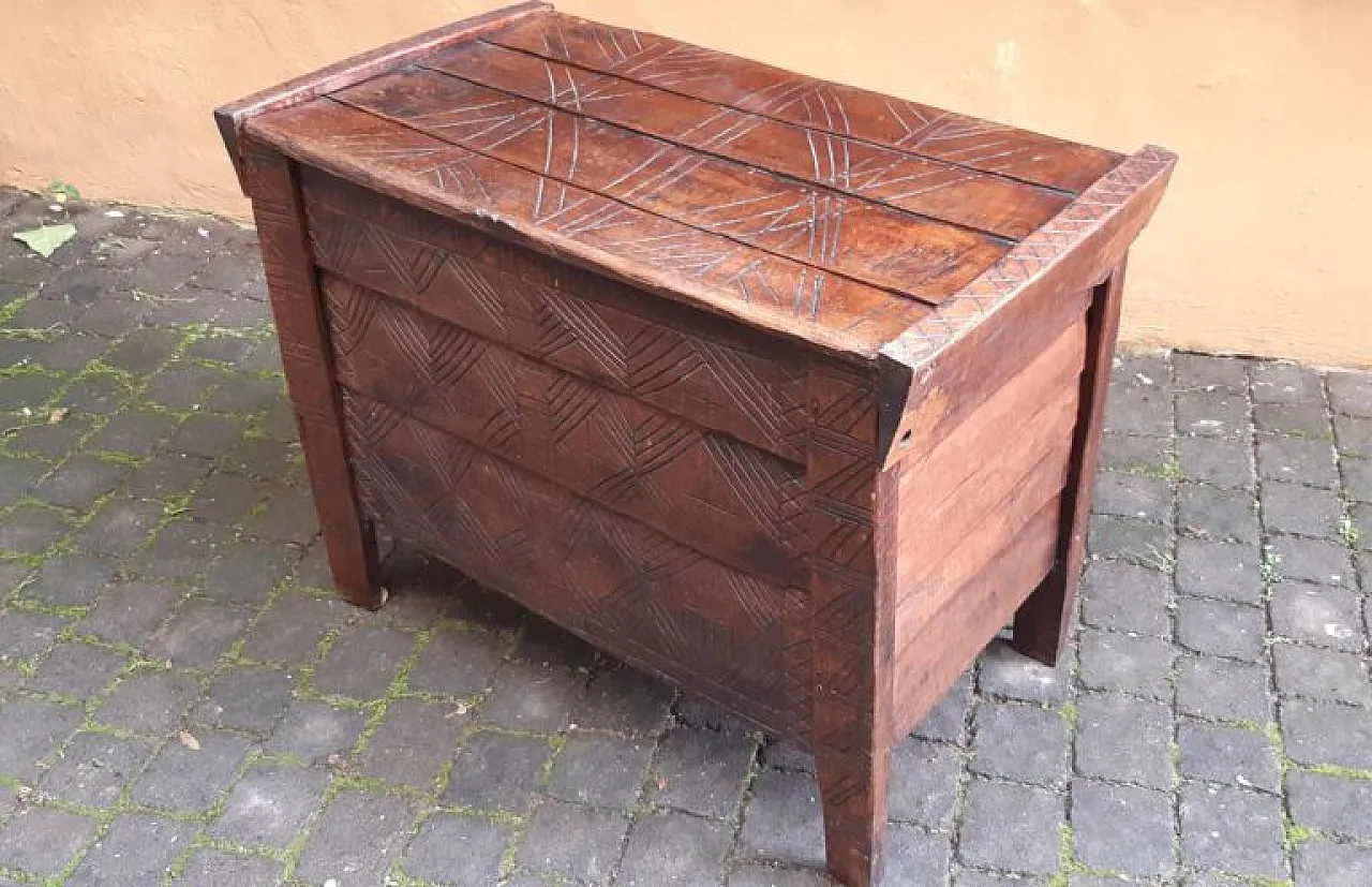 Carved arch chest, 19th century 5