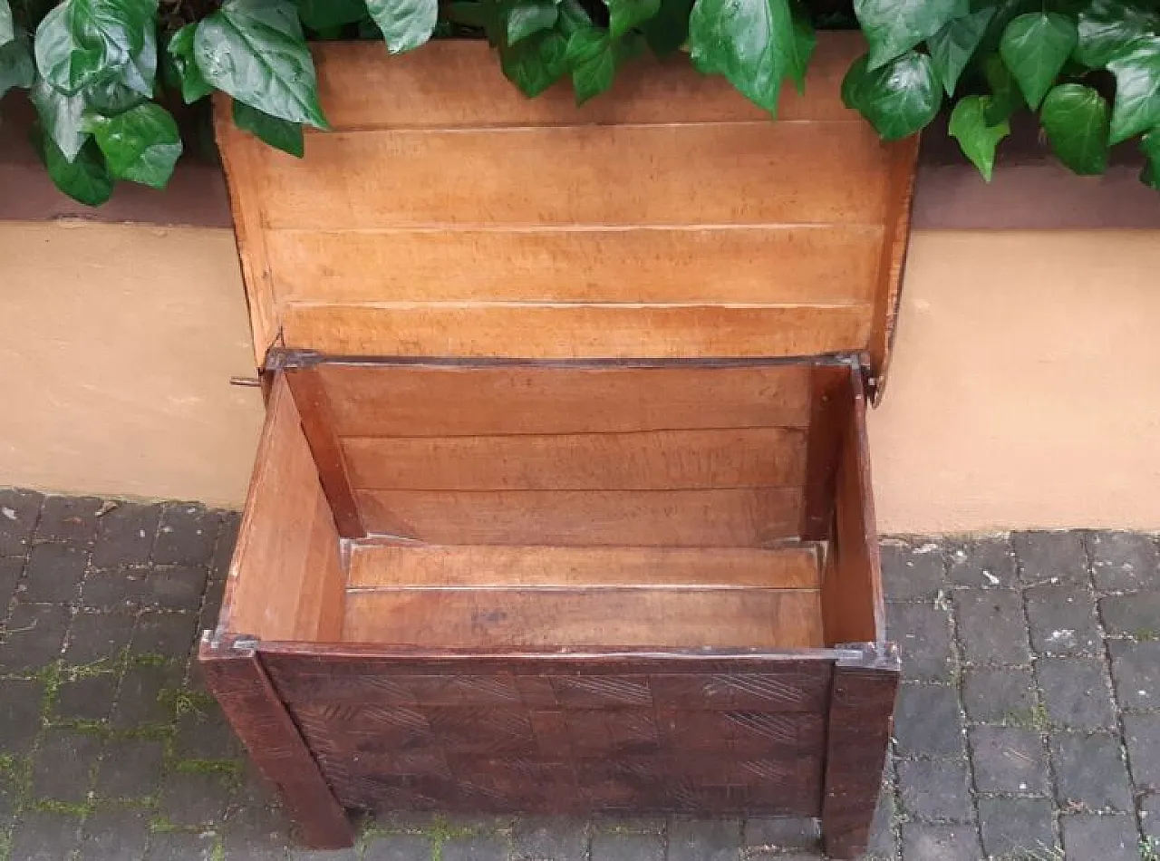 Carved arch chest, 19th century 6