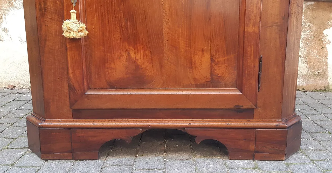 Emilian cantonal corner block in solid walnut, 19th century 2
