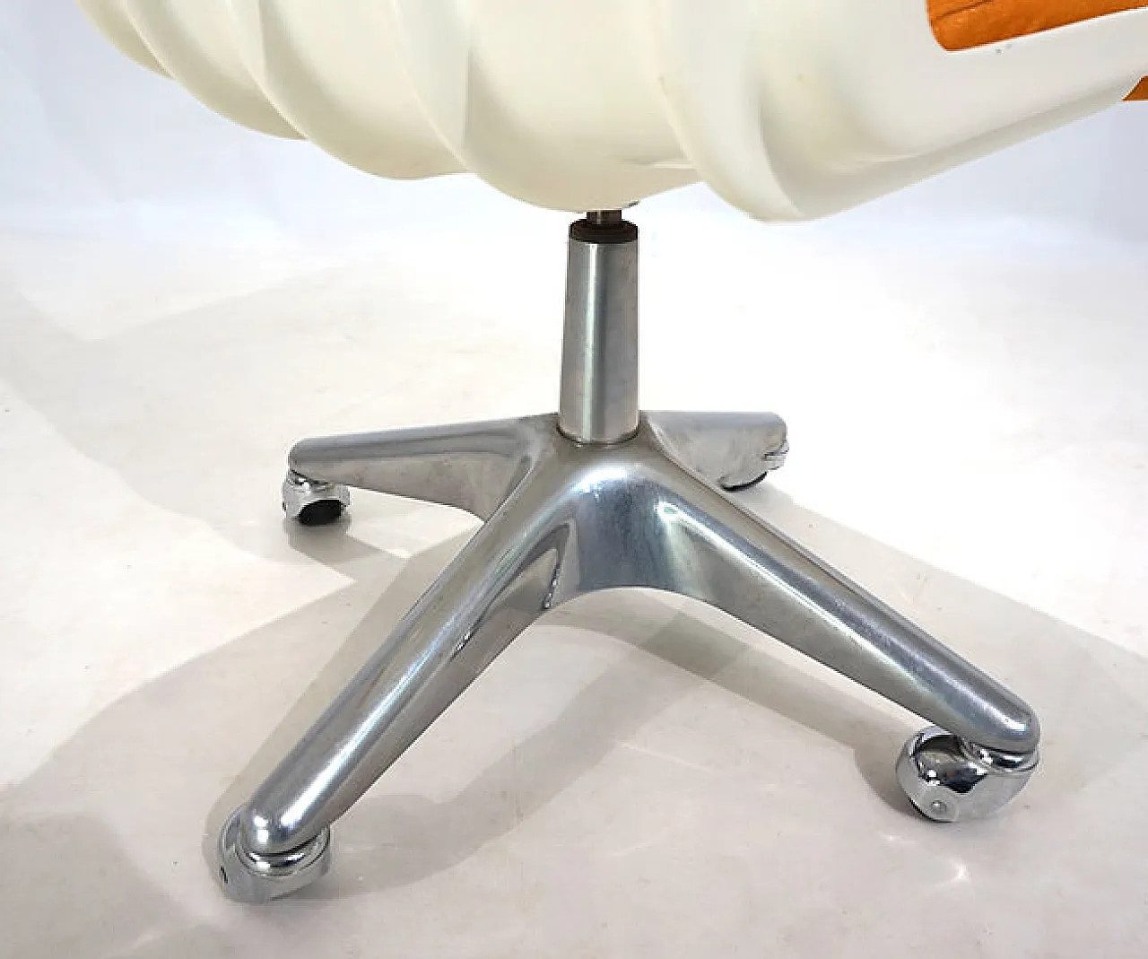 Sedia girevole Haimi Space Age di Yrjo Kukkapuro, anni '60 5