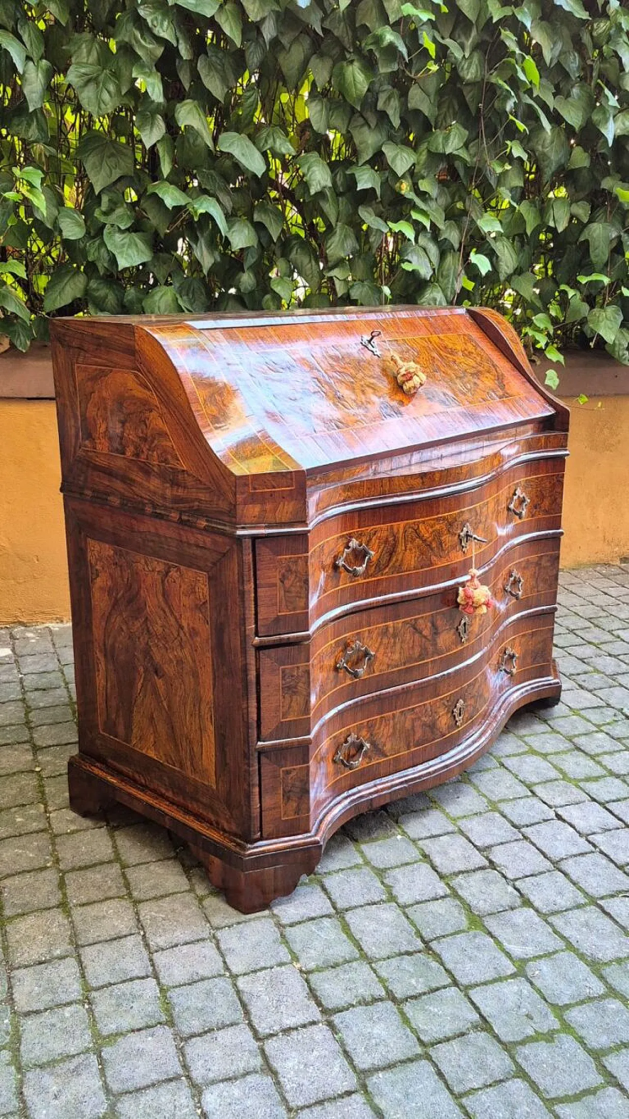 Louis XV tipping, walnut and threaded, 18th century 5