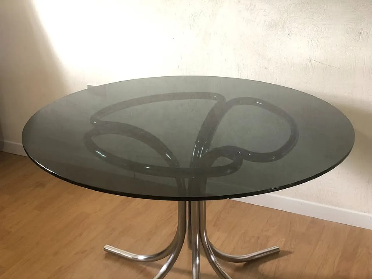 Tavolo rotondo con piano in vetro, anni '70 2