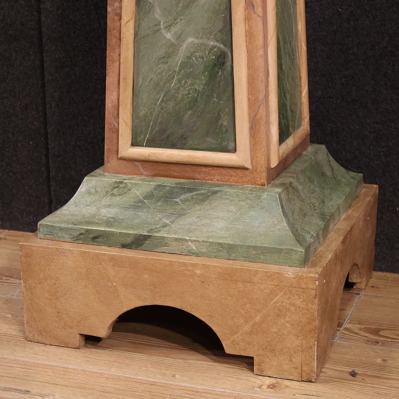 Coppia di colonne italiane laccate del XX secolo 6