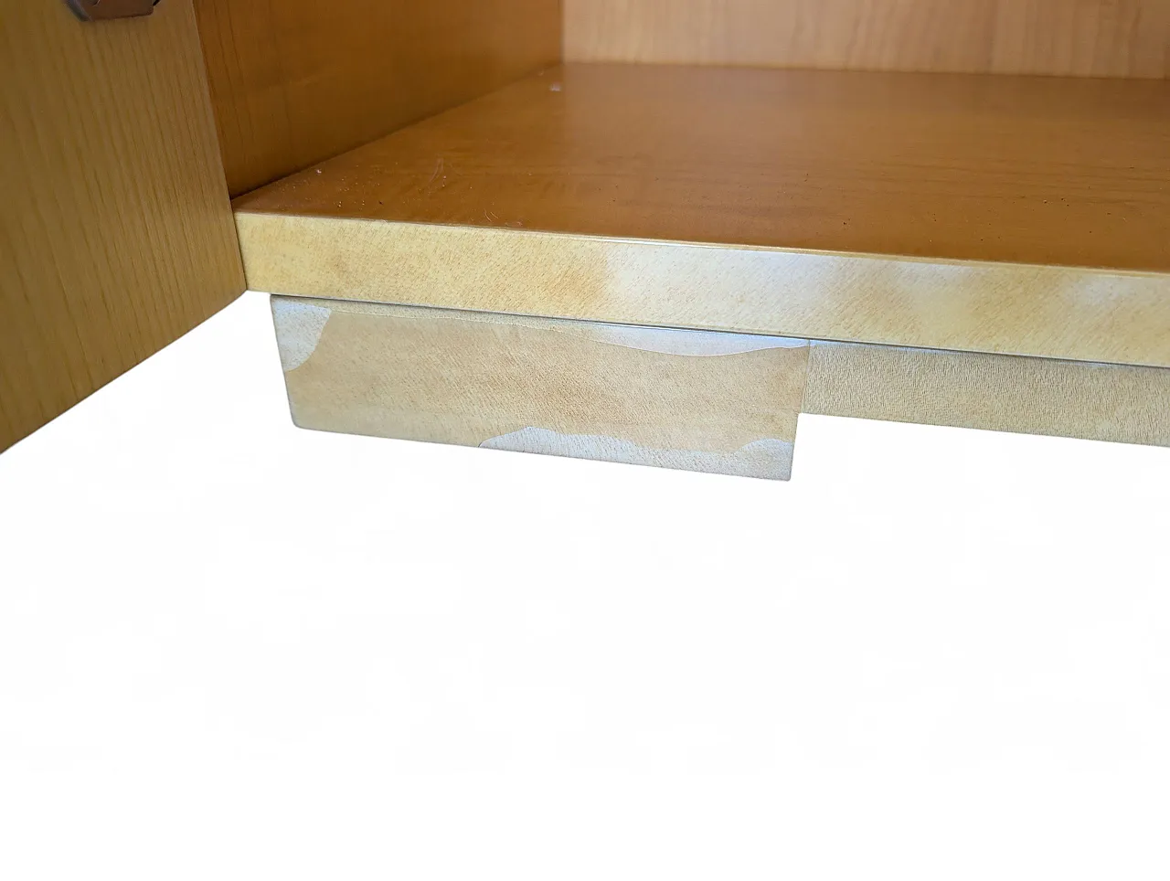 Contromobile a 4 ante con rifiniture stile Aldo Tura, anni 70 7