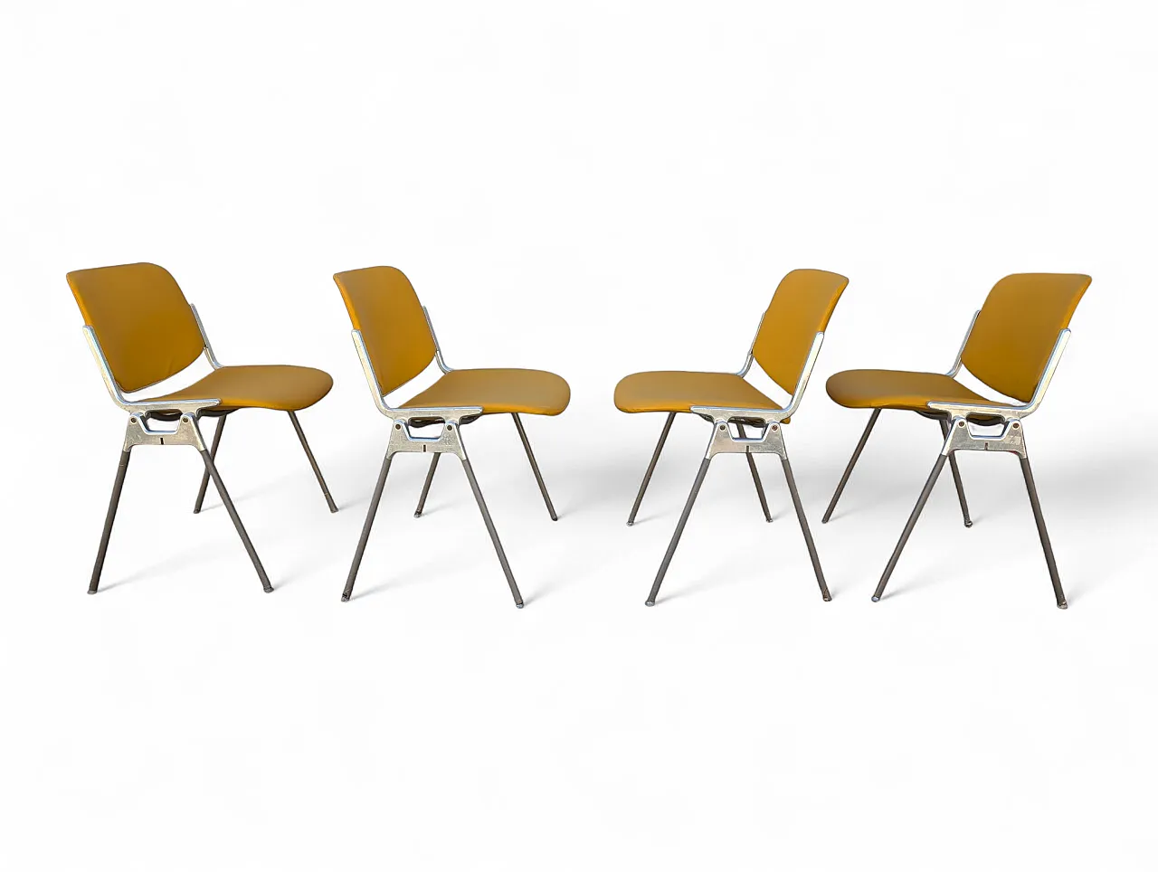 4 sedie impilabili Anonima Castelli, anni '70 2