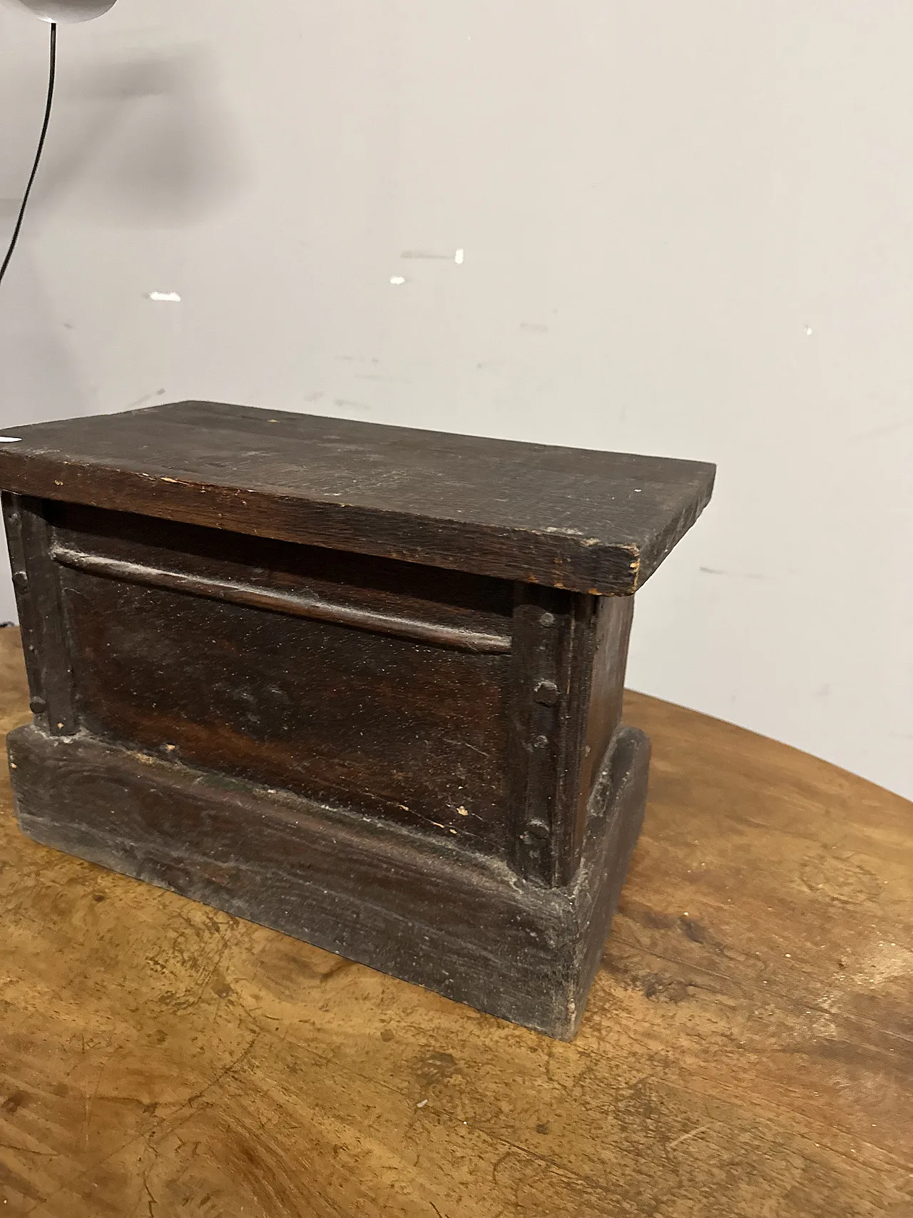 Small trunk chestnut trunk, 20th century 3