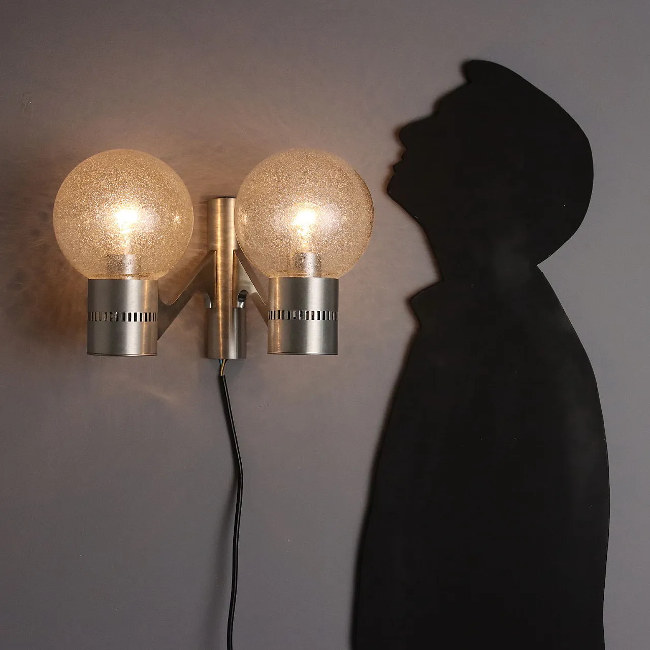 Lampada da parete in alluminio e vetro, anni '60 2