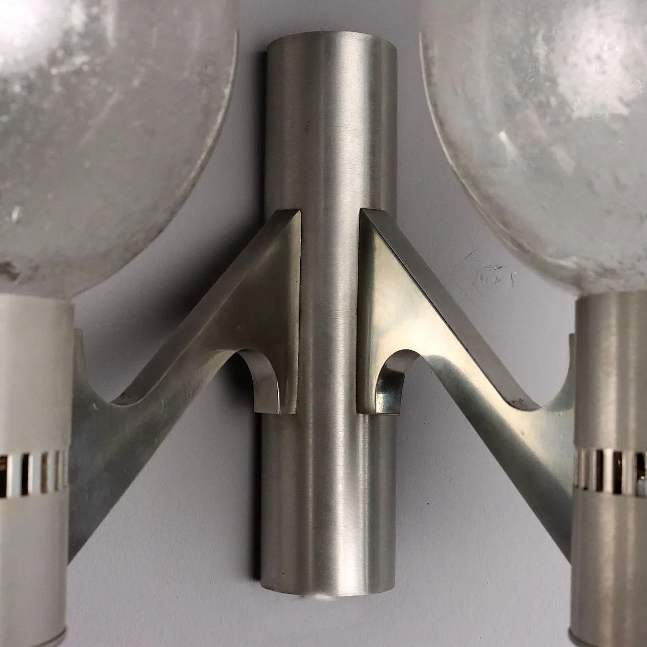 Lampada da parete in alluminio e vetro, anni '60 6