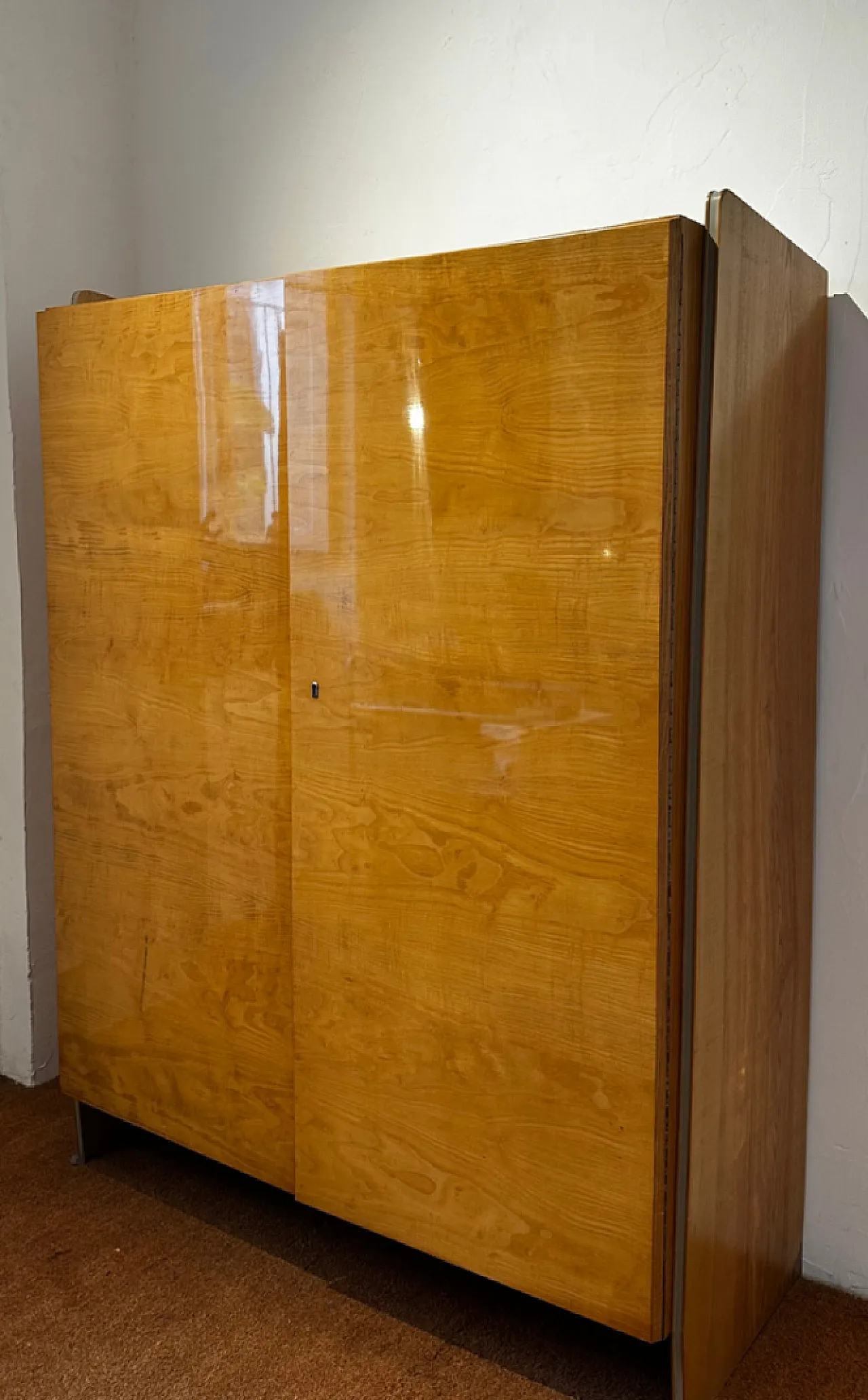 Guardaroba di metà secolo 1