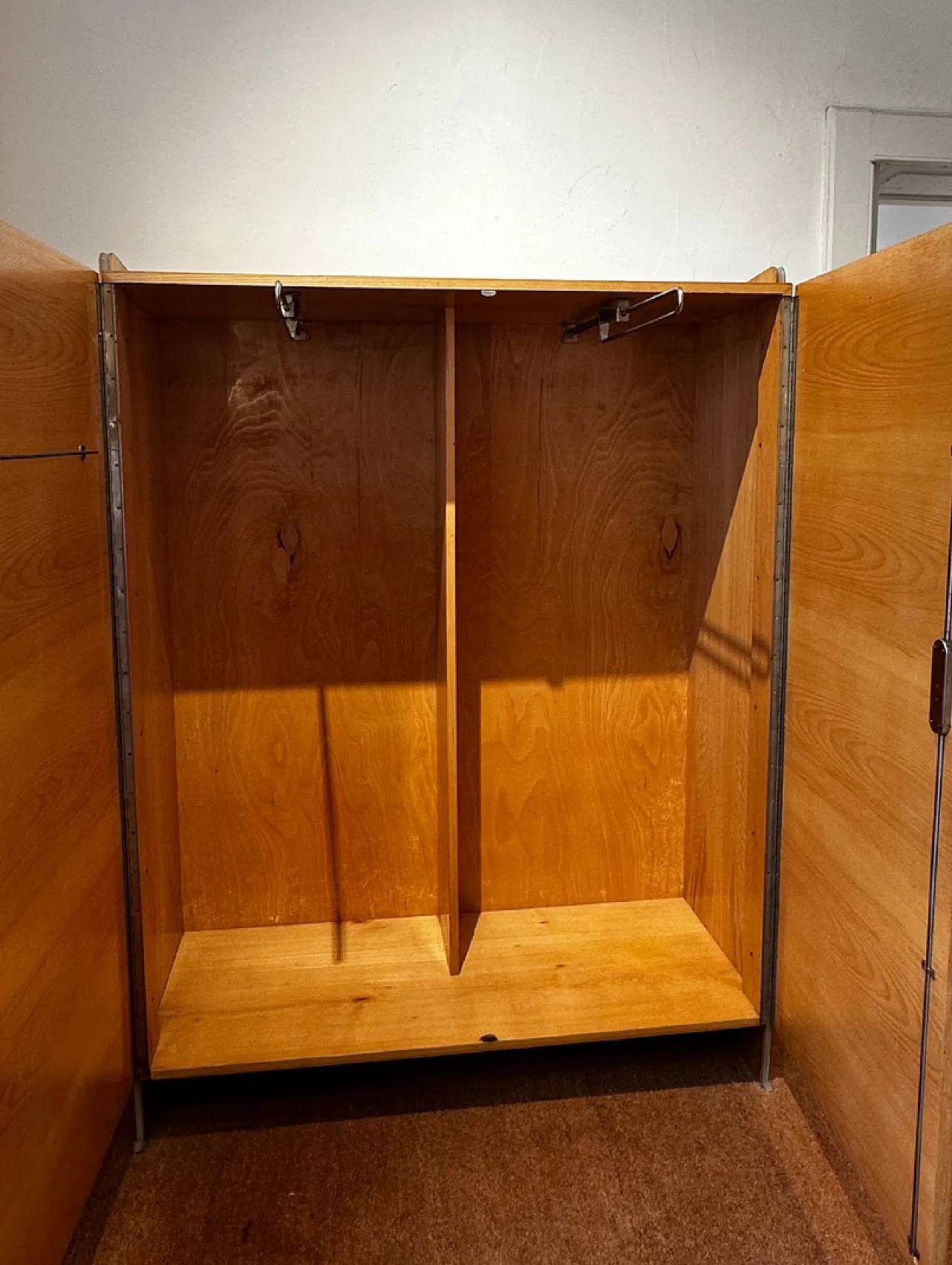 Guardaroba di metà secolo 2