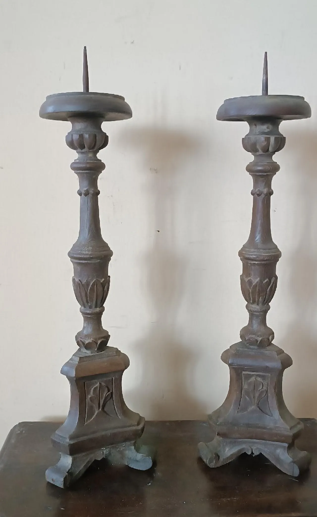 Pair of wooden candlesticks, late 18th century 2