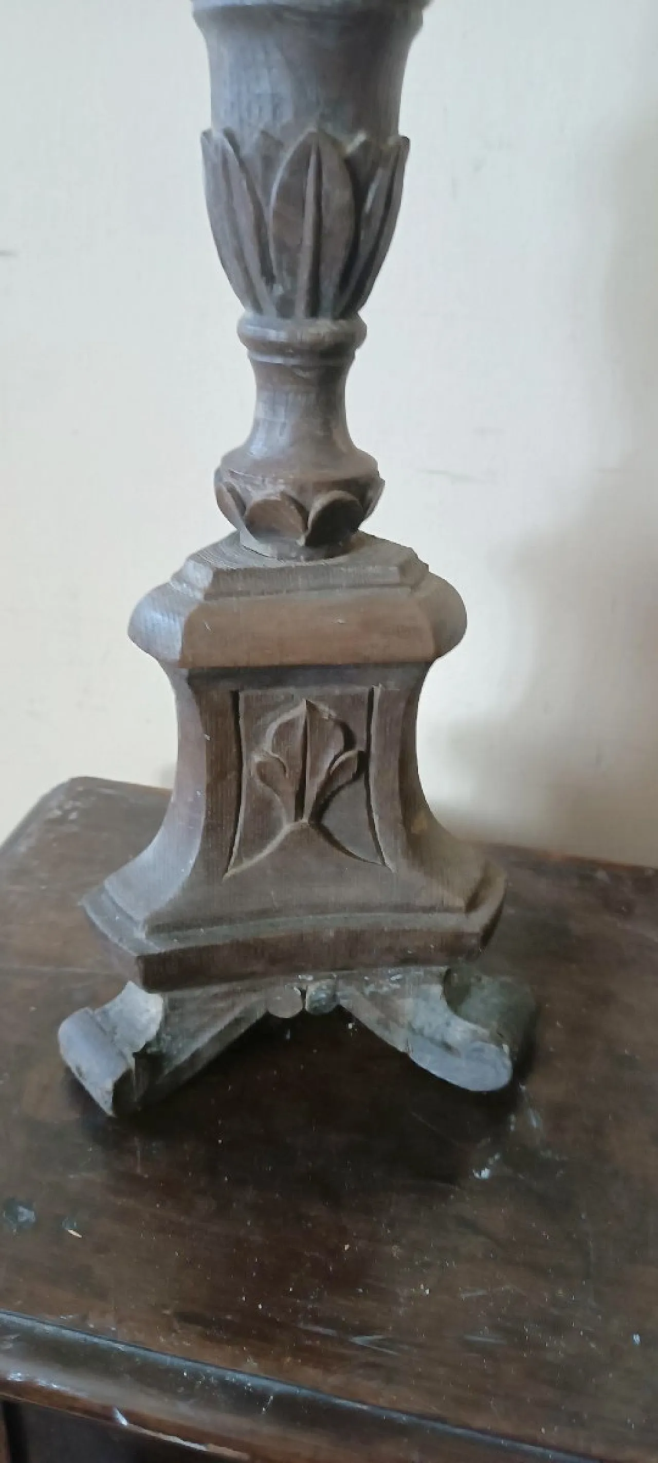 Pair of wooden candlesticks, late 18th century 6