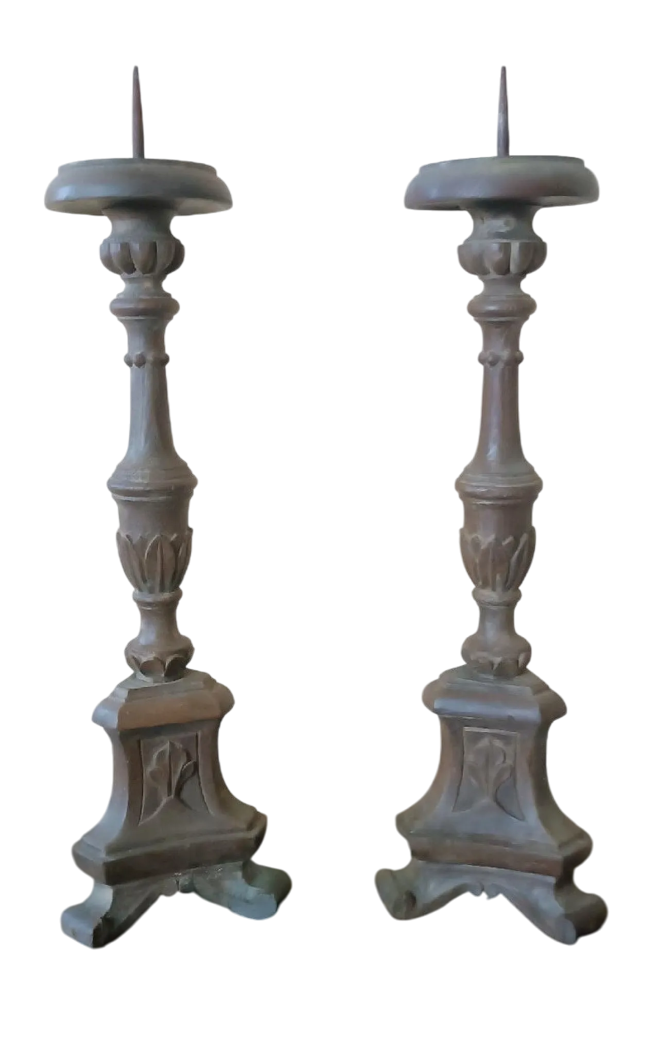 Pair of wooden candlesticks, late 18th century 9