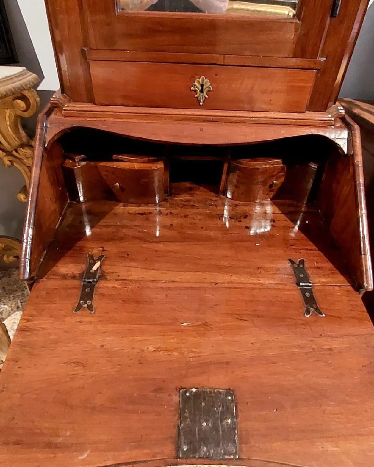 Walnut wood trumeau, 18th century 5