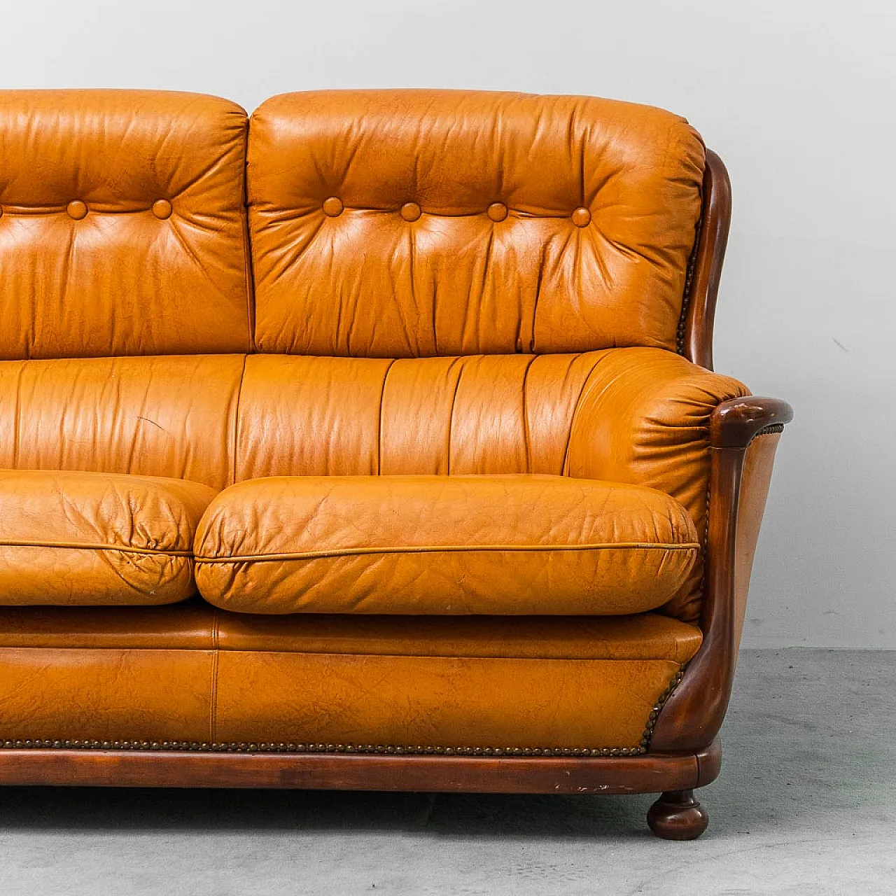 3 -seater sofa in leather and wood, 50s 2