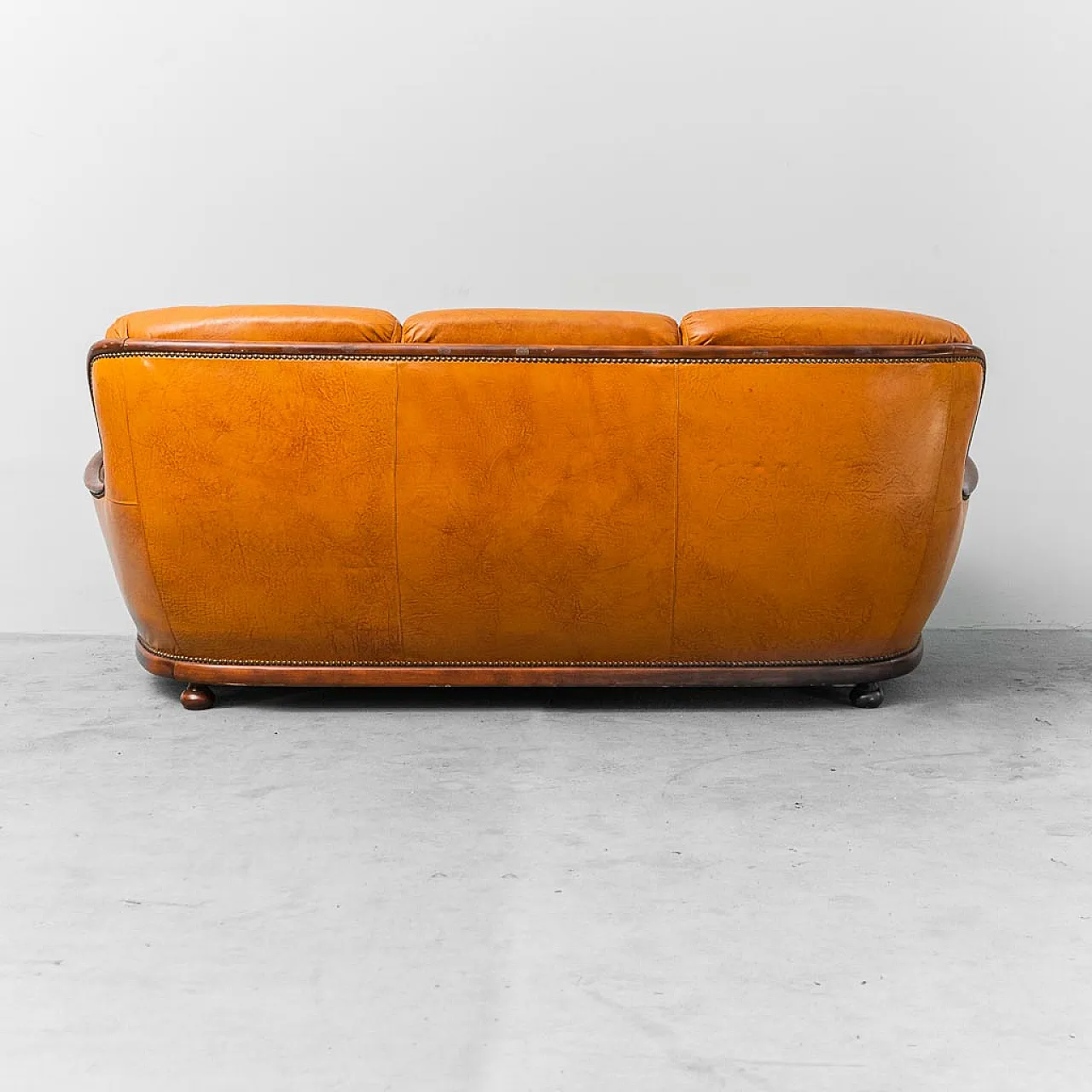 3 -seater sofa in leather and wood, 50s 4