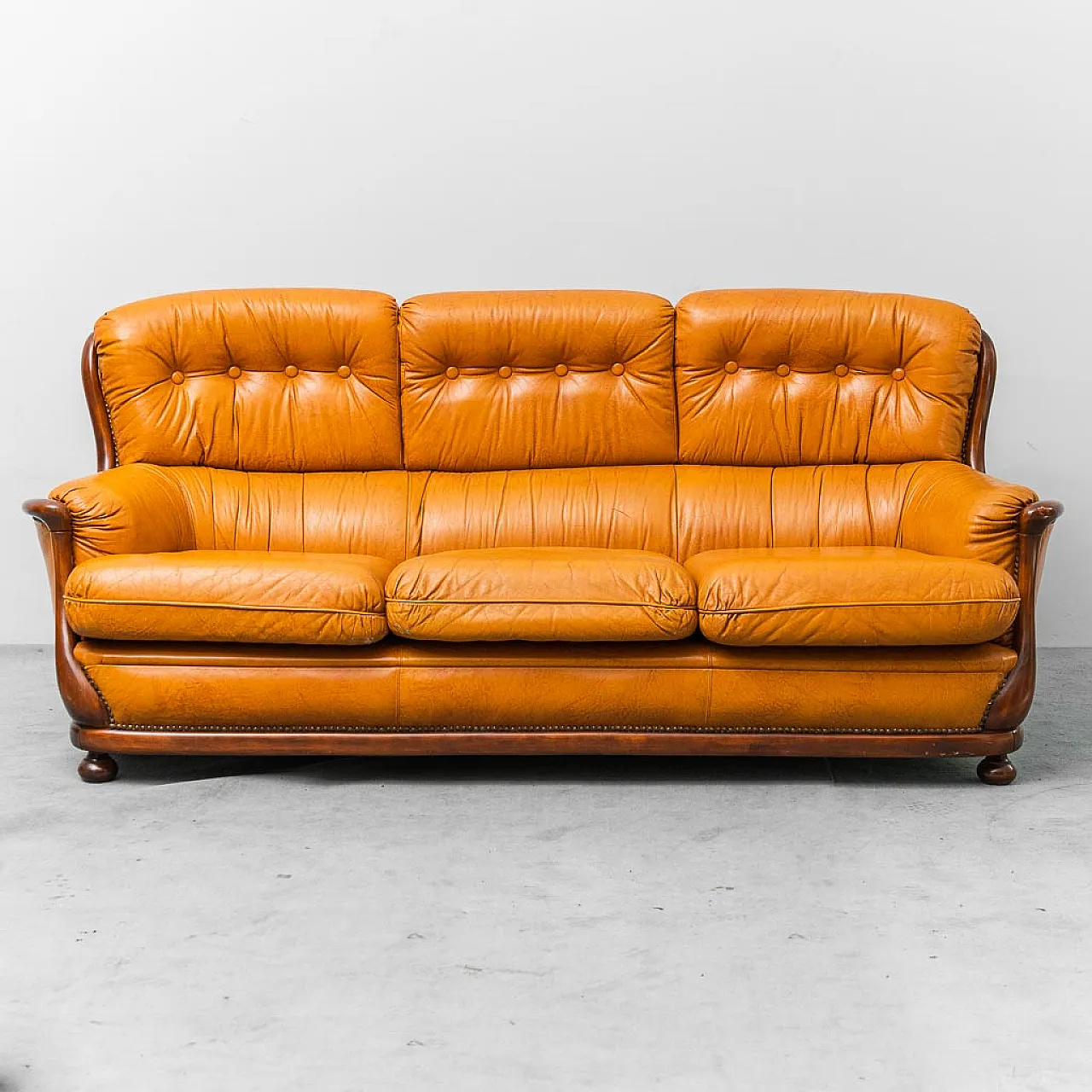 3 -seater sofa in leather and wood, 50s 6