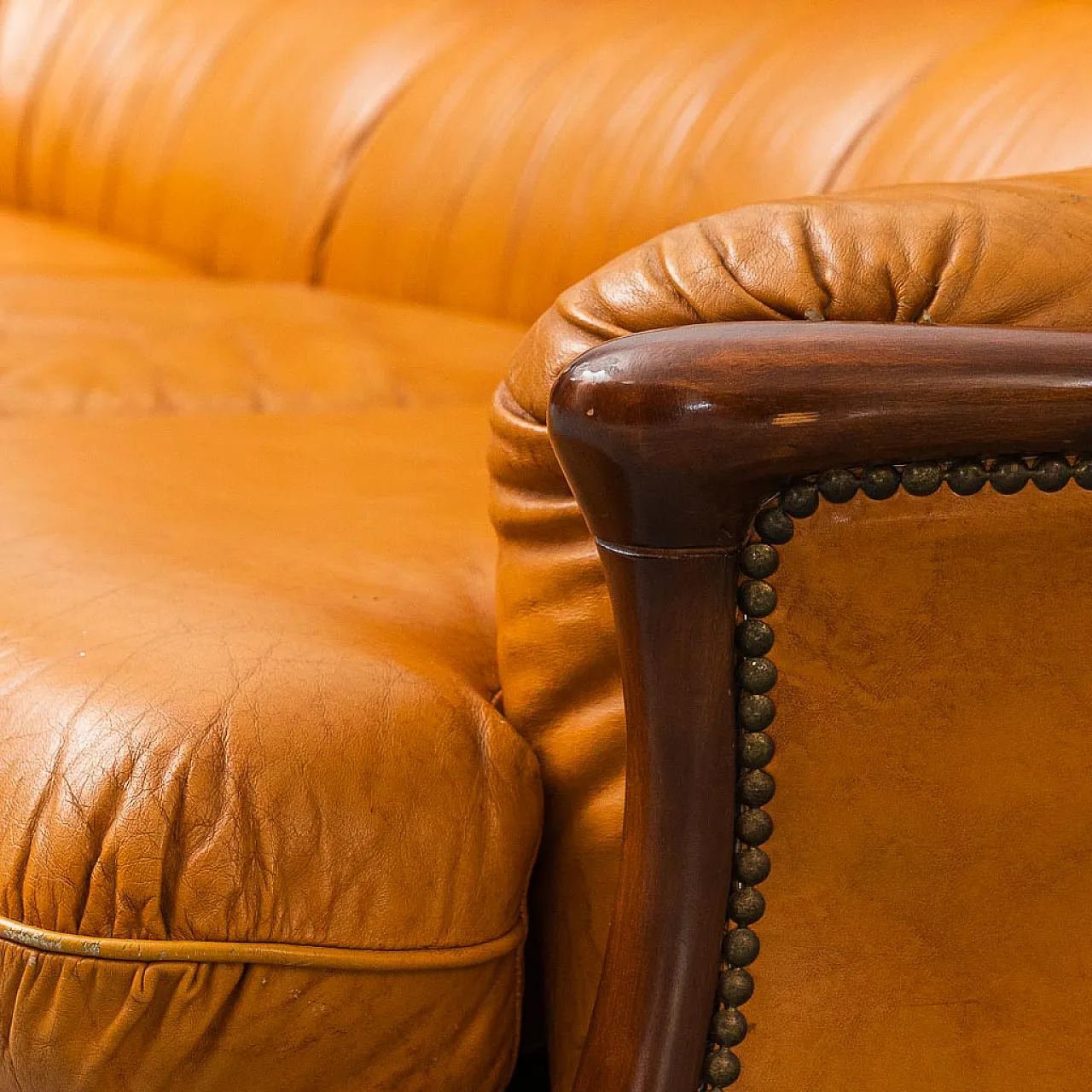 3 -seater sofa in leather and wood, 50s 8