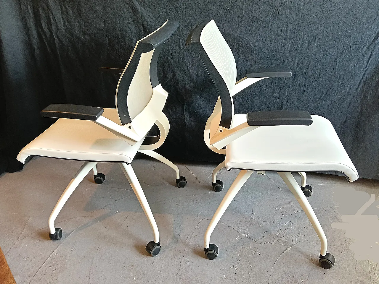 Coppia di poltrone da ufficio, anni '90 6