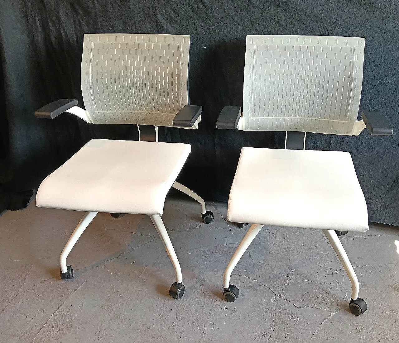 Coppia di poltrone da ufficio, anni '90 10