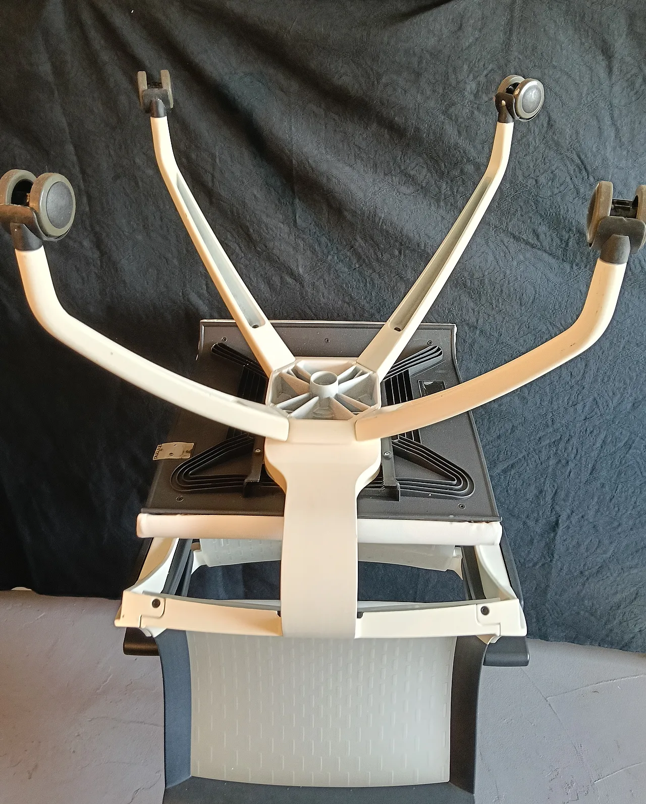 Coppia di poltrone da ufficio, anni '90 20