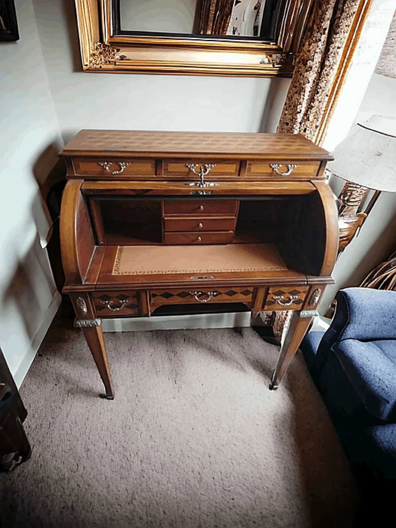 Secreaire a cilindro con intarsi e fregi a bronzo, '900 2