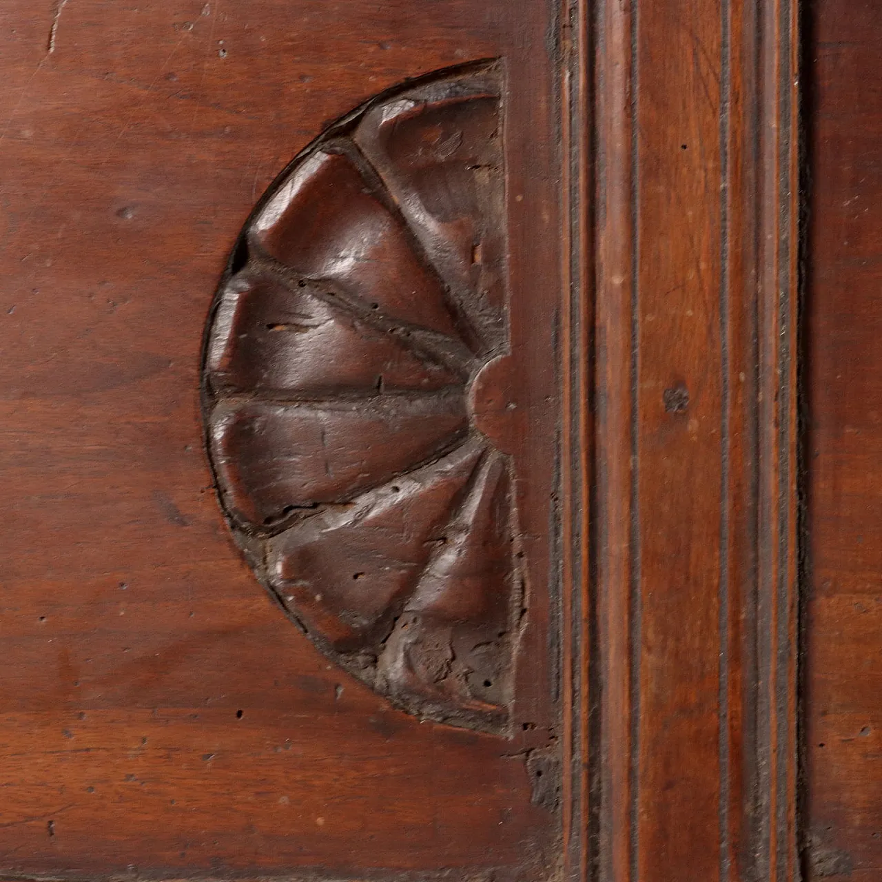 Chest carved and decorated in walnut, 18th century 7