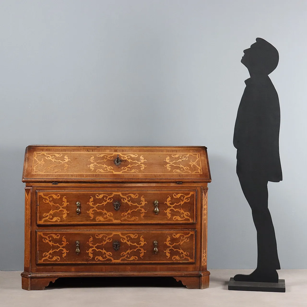 Comò barocco con luci della ribalta in scrivania di lempi in acero in noce, '700 2