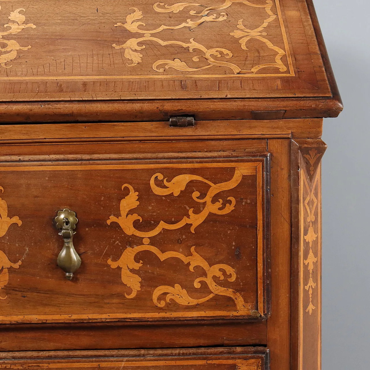 Comò barocco con luci della ribalta in scrivania di lempi in acero in noce, '700 9