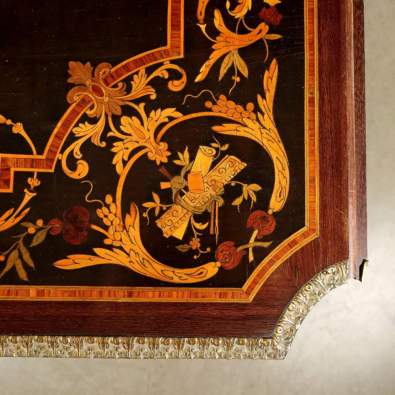 Tavolino in stile neoclassico, primo '900 8