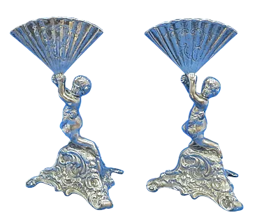 Coppia di titoli di menu di cherubini d'argento distintivi di Berthold Muller