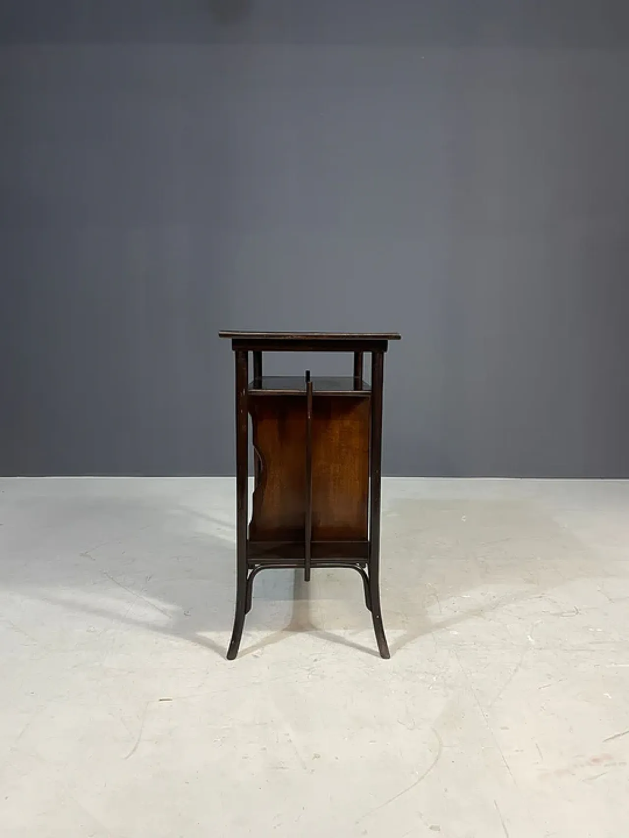 Tavolo di Gebrüder Thonet, modello 11611, primo '900 1